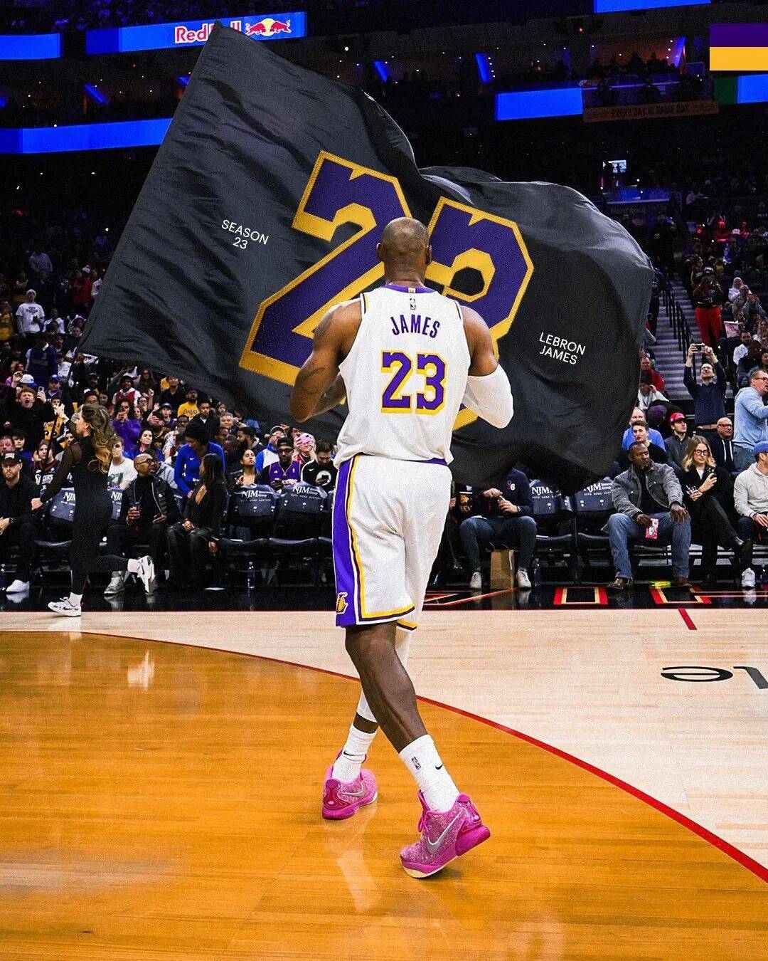 欧宝官网詹姆斯在老鹰比赛中大胜塔图姆在雄鹿比赛中回归赛场，现场解说直呼：关键时刻塞维利亚备战德国杯的简单介绍